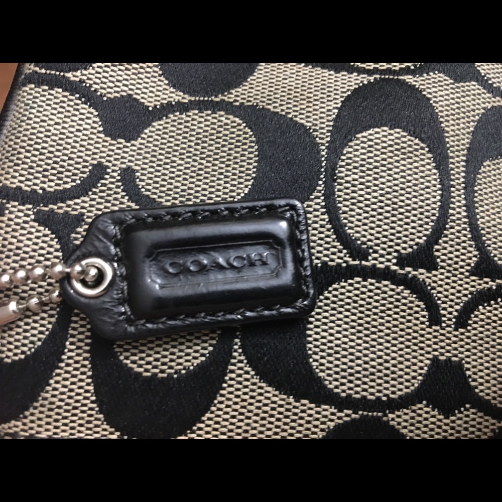Coach Wristlet - Picture 4 of 6